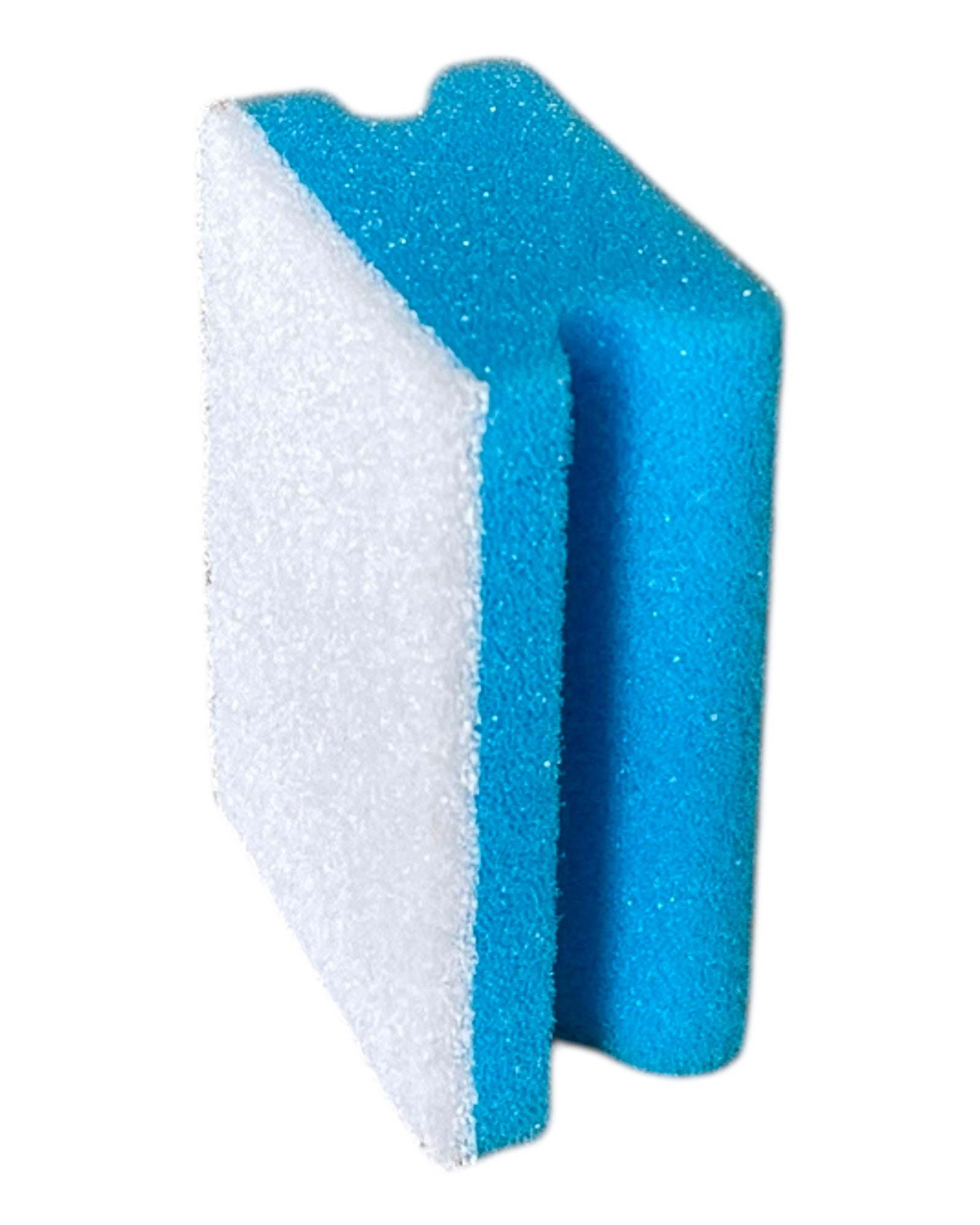 Ein blauer Schwamm 9,5 x 7 x 4 cm hochkant stehend , mit weißen nicht scheuernden Flies